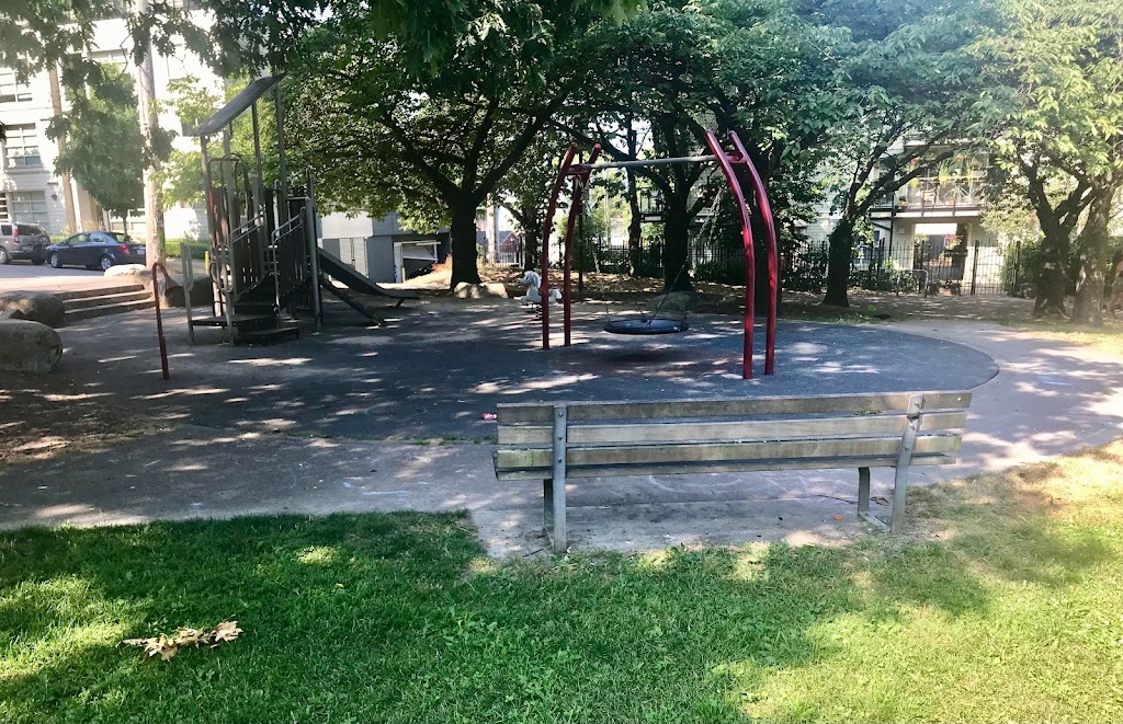 Salsbury Park | 1806 Adanac St, Vancouver, BC V5L 2E2, Canada | Phone: (604) 257-8158