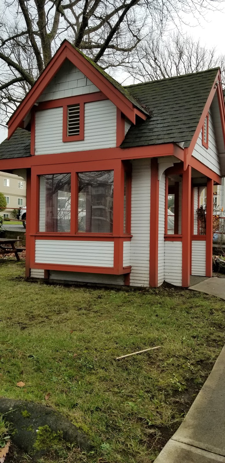 Beacon Community Services Laurel House | 1450 Elford St, Victoria, BC V8S 3S8, Canada | Phone: (250) 595-1572