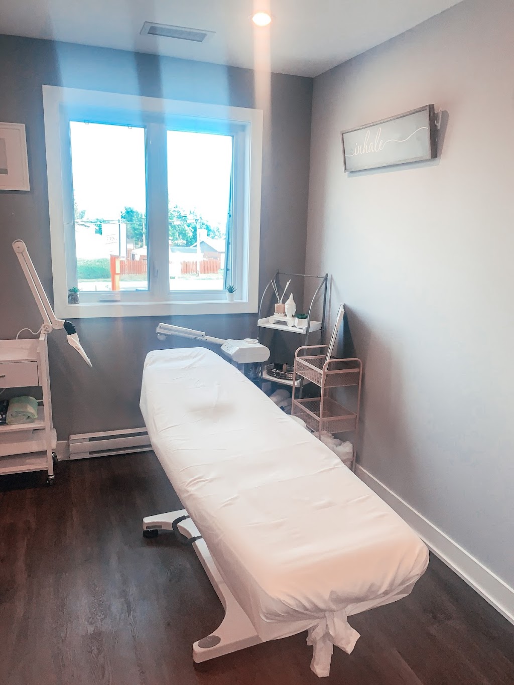 Envee Beauty Lounge and Spa | 87 Boulevard Saint-Elzéar O #2, Laval, QC H7M 1E7, Canada | Phone: (514) 318-7840