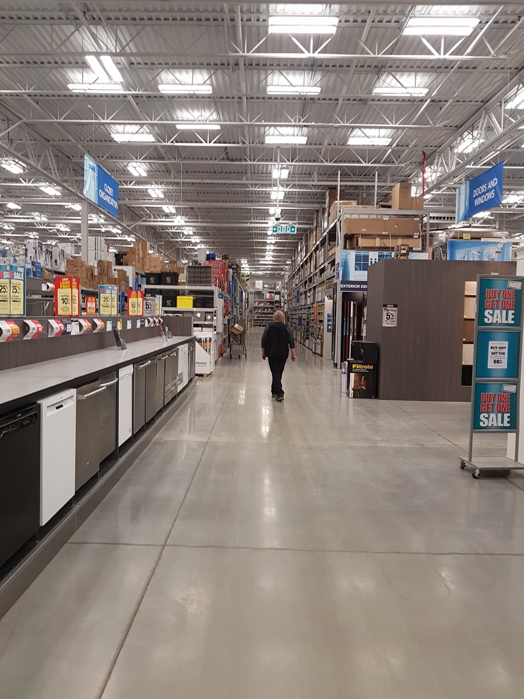 Lowes Home Improvement | 5348 Mavis Rd, Mississauga, ON L5V 0E1, Canada | Phone: (905) 890-4000
