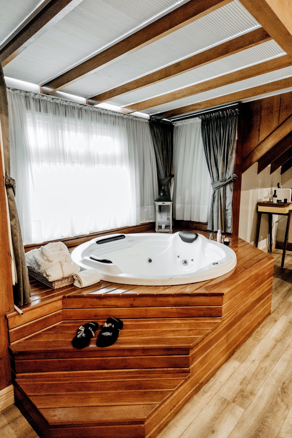 M&M Hot Tub Rentals | 186 Pier Pl, New Westminster, BC V3M 7A2, Canada | Phone: (604) 265-9479