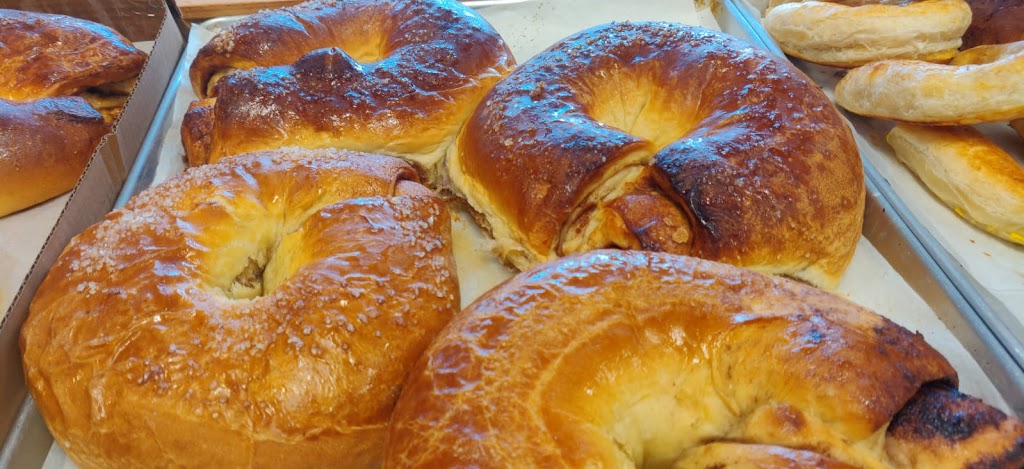 Veer Bagel | 4840 Rue René-Émard, Pierrefonds, QC H9A 2Y1, Canada | Phone: (514) 624-1120
