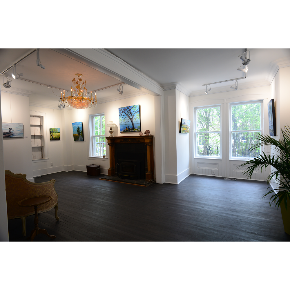 Hors-Cadre | 320 Chemin Knowlton, Knowlton, QC J0E 1V0, Canada | Phone: (450) 242-1908