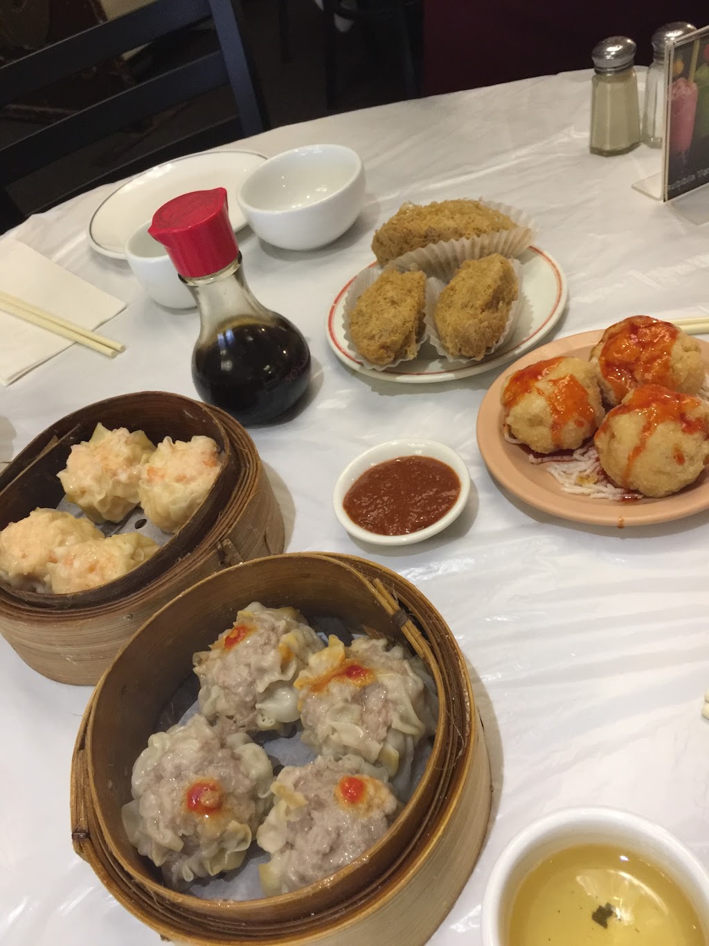 Yen Fung Ding Dumpling Shoppe | 628 Somerset St W, Ottawa, ON K1R 5K4, Canada | Phone: (613) 233-0660