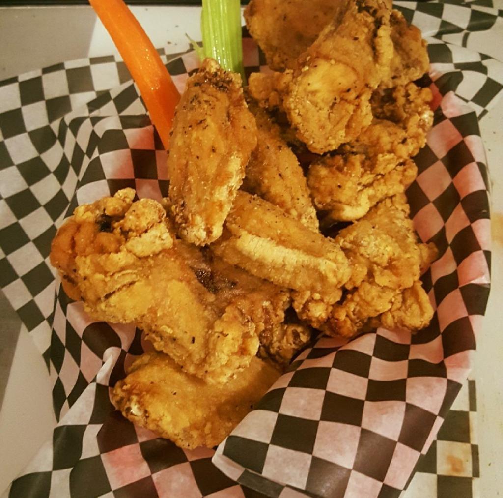 Onoway Hotel Hub Tavern And Kitchen | 4918 50 St, Onoway, AB T0E 1V0, Canada | Phone: (780) 967-2390