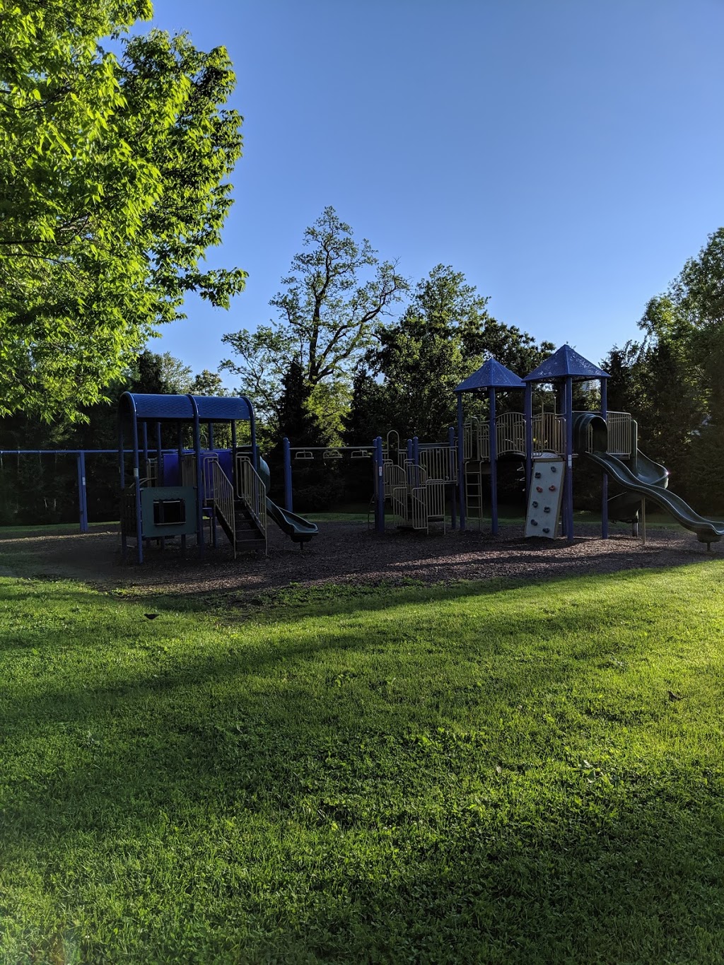 Stanley Avenue Park | 55 Station Rd, Toronto, ON M8V, Canada | Phone: (416) 338-4386