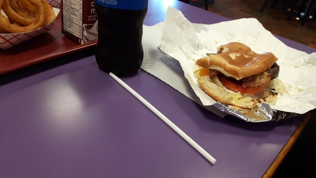 Burger Pit | 5 Booth St, Oro-Medonte, ON L0N 1T0, Canada | Phone: (705) 487-6444