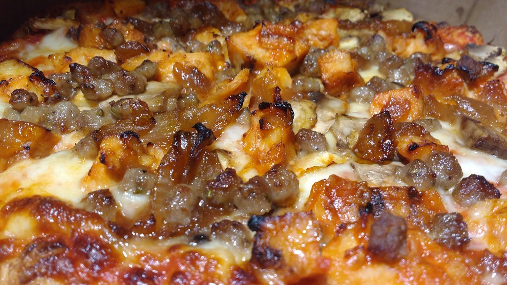 Giresis Pizza Factory | 146 East Street N, Sarnia, ON N7T 6X2, Canada | Phone: (519) 336-1415