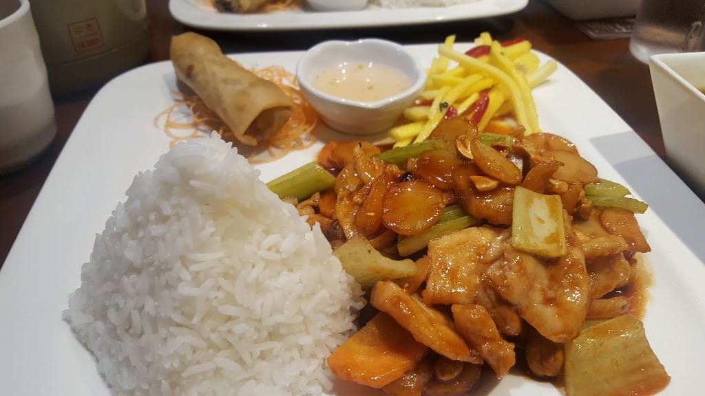 Canadian Thai | 2300 John St #4, Thornhill, ON L3T 6G7, Canada | Phone: (905) 707-2300