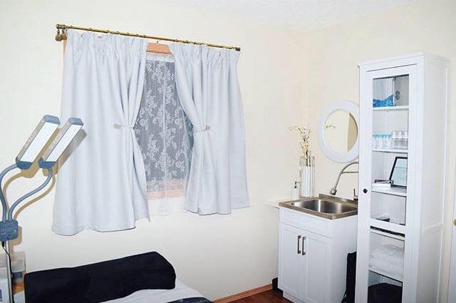 Lash Cottage | Hamptons Dr NW, Calgary, AB T3A 5V9, Canada | Phone: (587) 200-6388