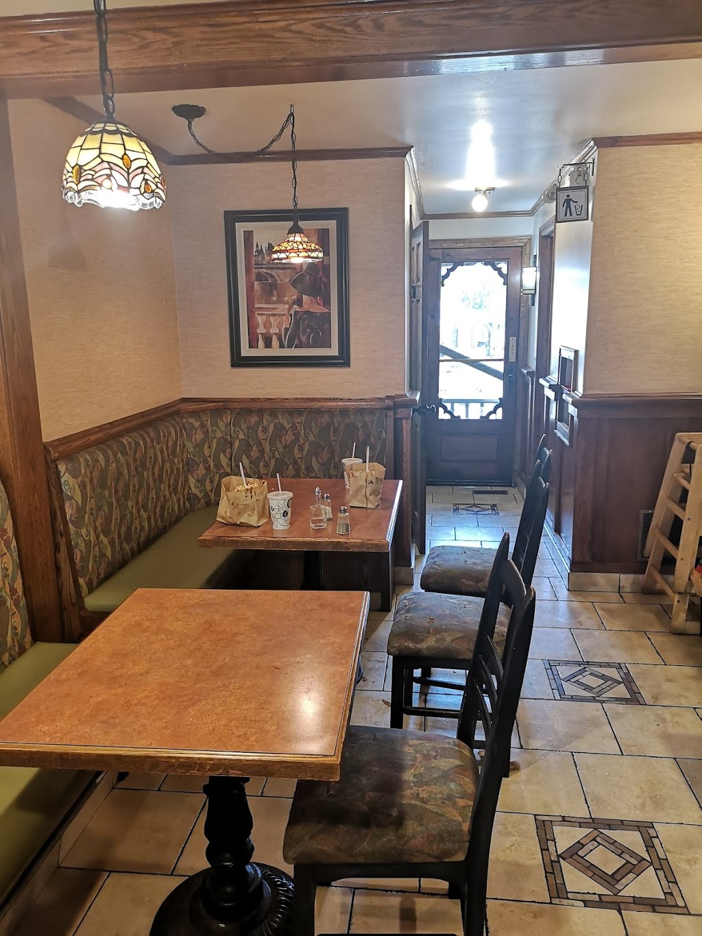 Restaurant Labelle | 384 Rue Principale, Lachute, QC J8H 1Y2, Canada | Phone: (450) 562-8230