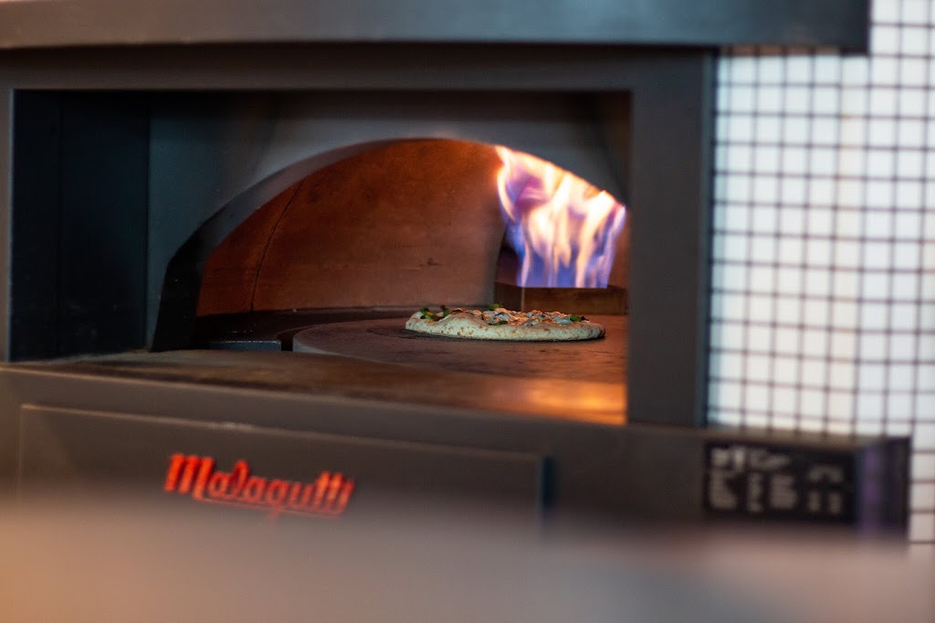 Sosta! Pizzeria | 6080 Viscount Rd, Mississauga, ON L4V 0A1, Canada | Phone: (905) 362-4337