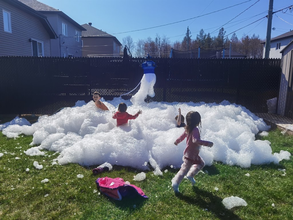 SPLASH Jeux gonflables et équipement de fête | 13575 Rue Théophile-Hamel, Mirabel, QC J7N 0R7, Canada | Phone: (514) 239-7180