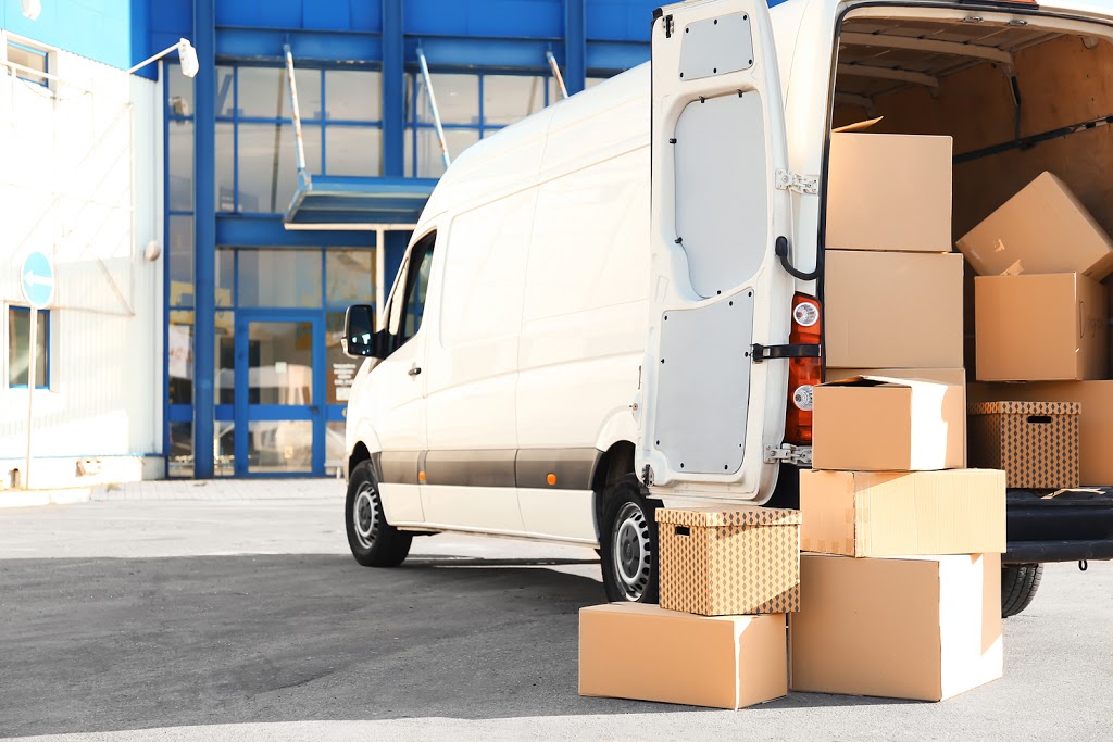 Dah Movers | 5923 Dalebrook Crescent, Mississauga, ON L5M 5R9, Canada | Phone: (437) 772-6472