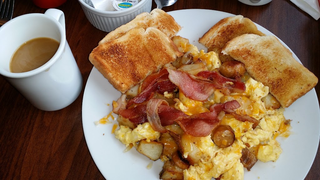 Hollow Log Café | 9902 Nova Scotia Trunk 8, Caledonia, NS B0T 1B0, Canada | Phone: (902) 682-2086