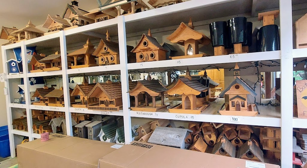 Raglan Bird Feeders | 129 Raglan Rd W, Oshawa, ON L1H 7K4, Canada | Phone: (905) 655-3624