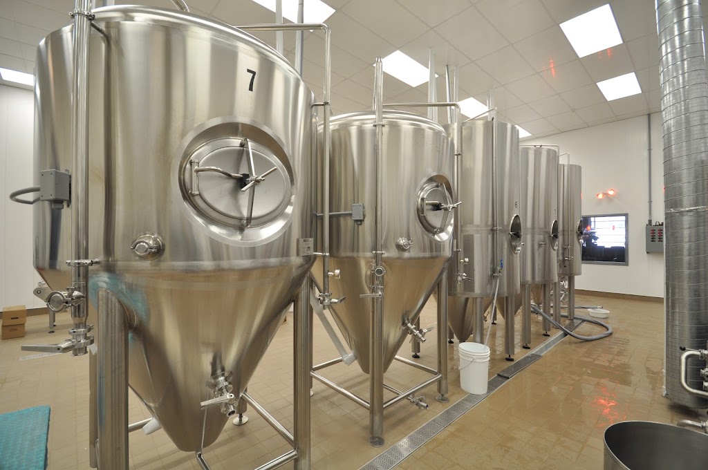 Microbrasserie Du Lievre | 131 Bd Albiny Paquette, Mont-Laurier, QC J9L 1J2, Canada | Phone: (819) 440-2440