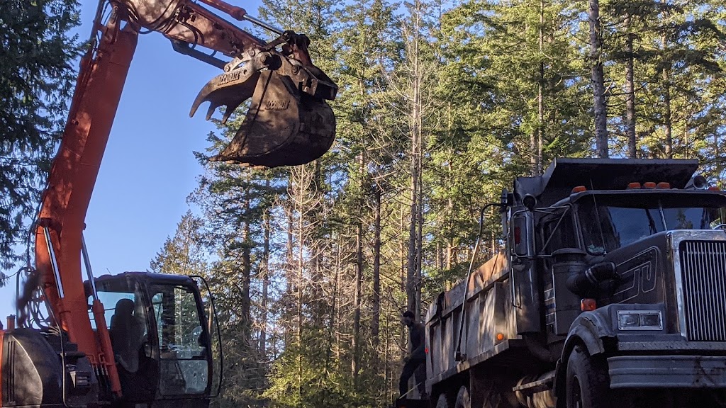 Amuir Excavating | 377 Berry Point Rd, Gabriola, BC V0R 1X1, Canada | Phone: (250) 327-9574