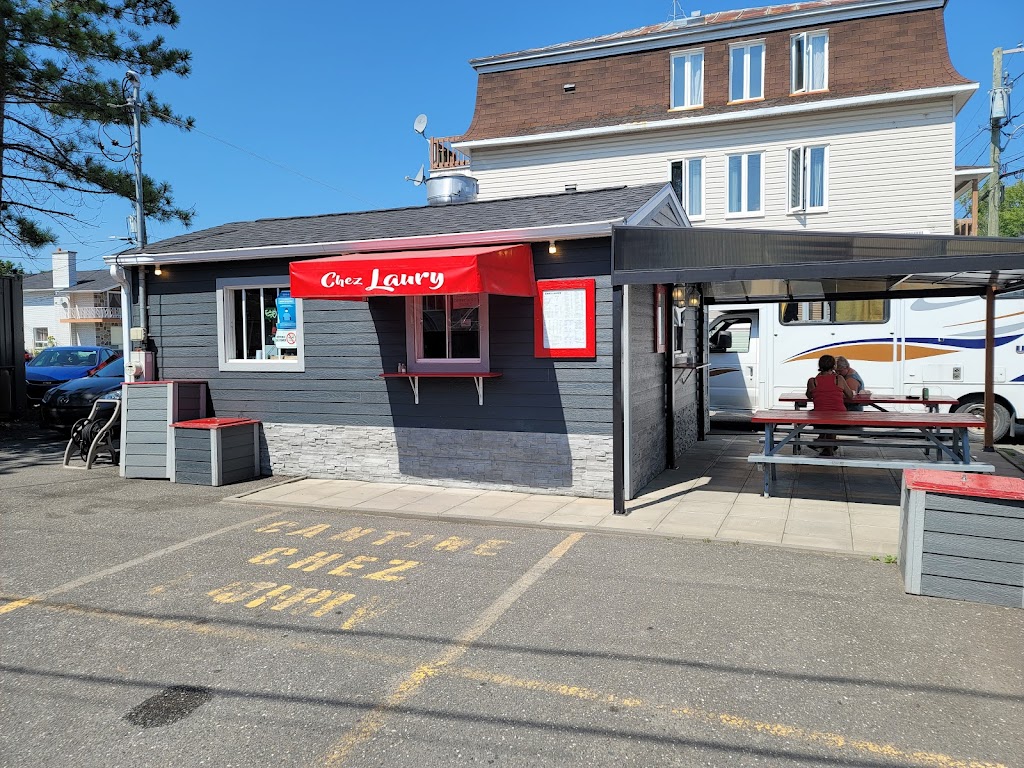 Cantine Chez Laury | 76 Rue Principale N, Saint-Jean-de-Dieu, QC G0L 3M0, Canada | Phone: (418) 963-3666
