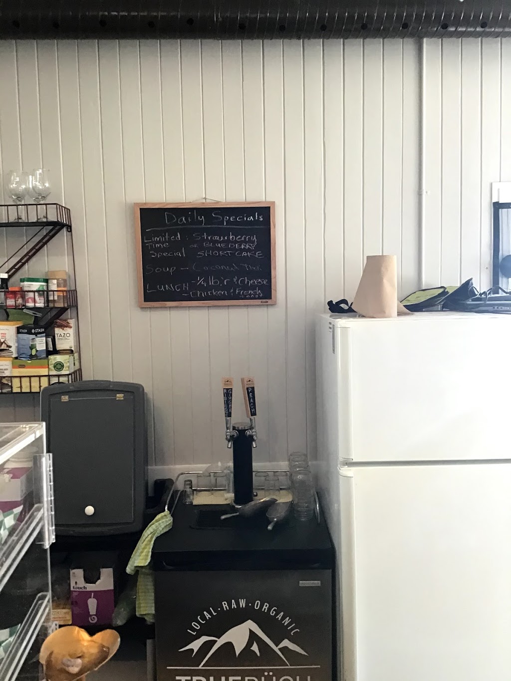 Olifunt Espresso & Wine Bistro | 1112 Osler St, Carstairs, AB T0M 0N0, Canada | Phone: (403) 337-1995