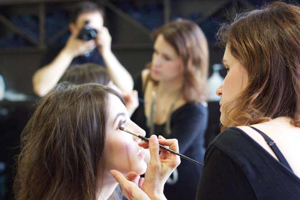 Onaré Salon | 2100 Hurontario St, Mississauga, ON L5B 1M8, Canada | Phone: (905) 279-4279