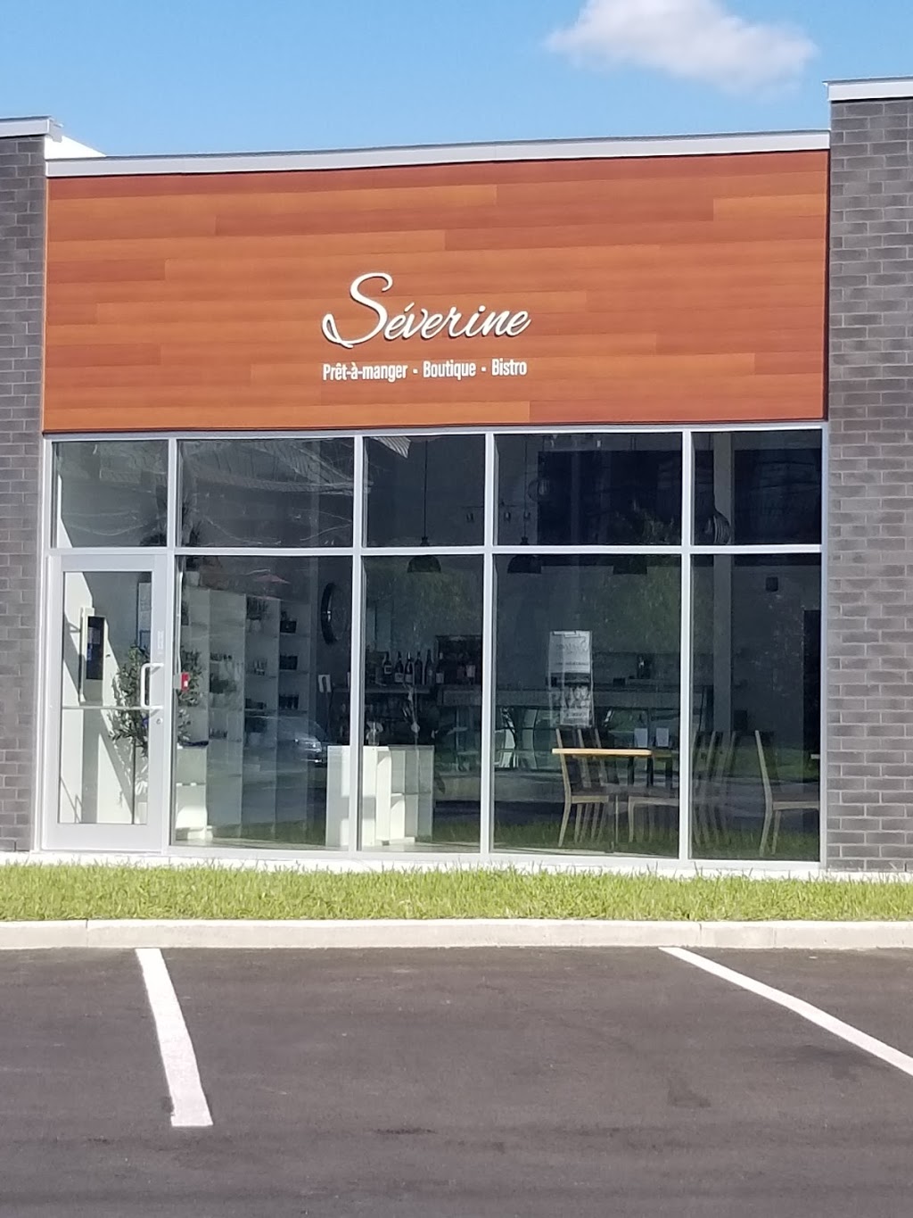 Séverine Bistro | 2020 Chemin du Fer-à-Cheval #101, Sainte-Julie, QC J3E 2T7, Canada | Phone: (450) 338-3088