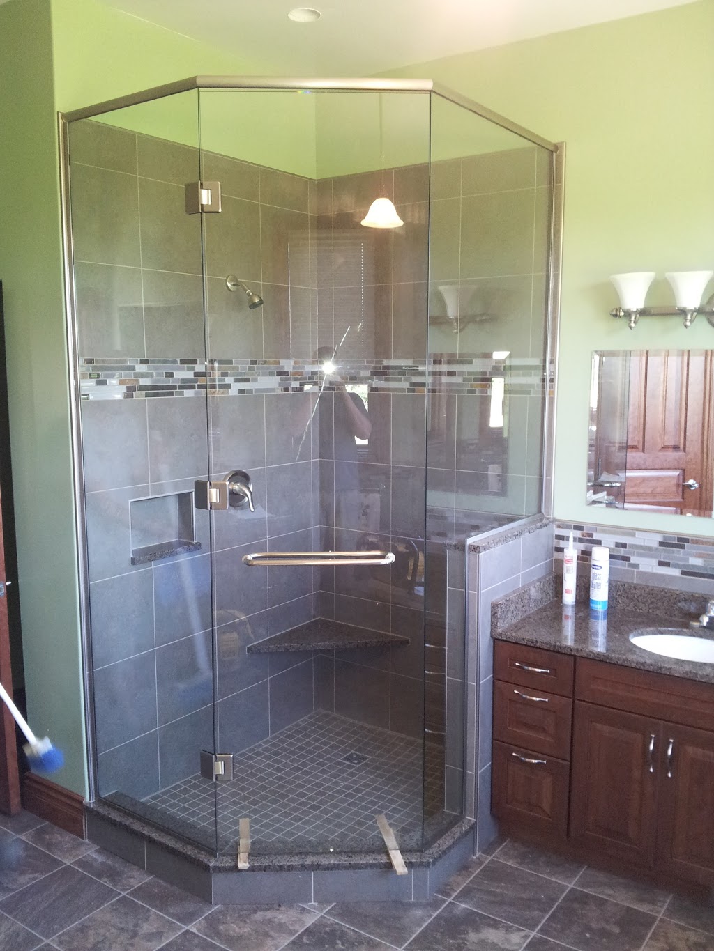 Erie Glass | 9481 Longwoods Rd, Chatham, ON N7M 5J7, Canada | Phone: (519) 354-0322