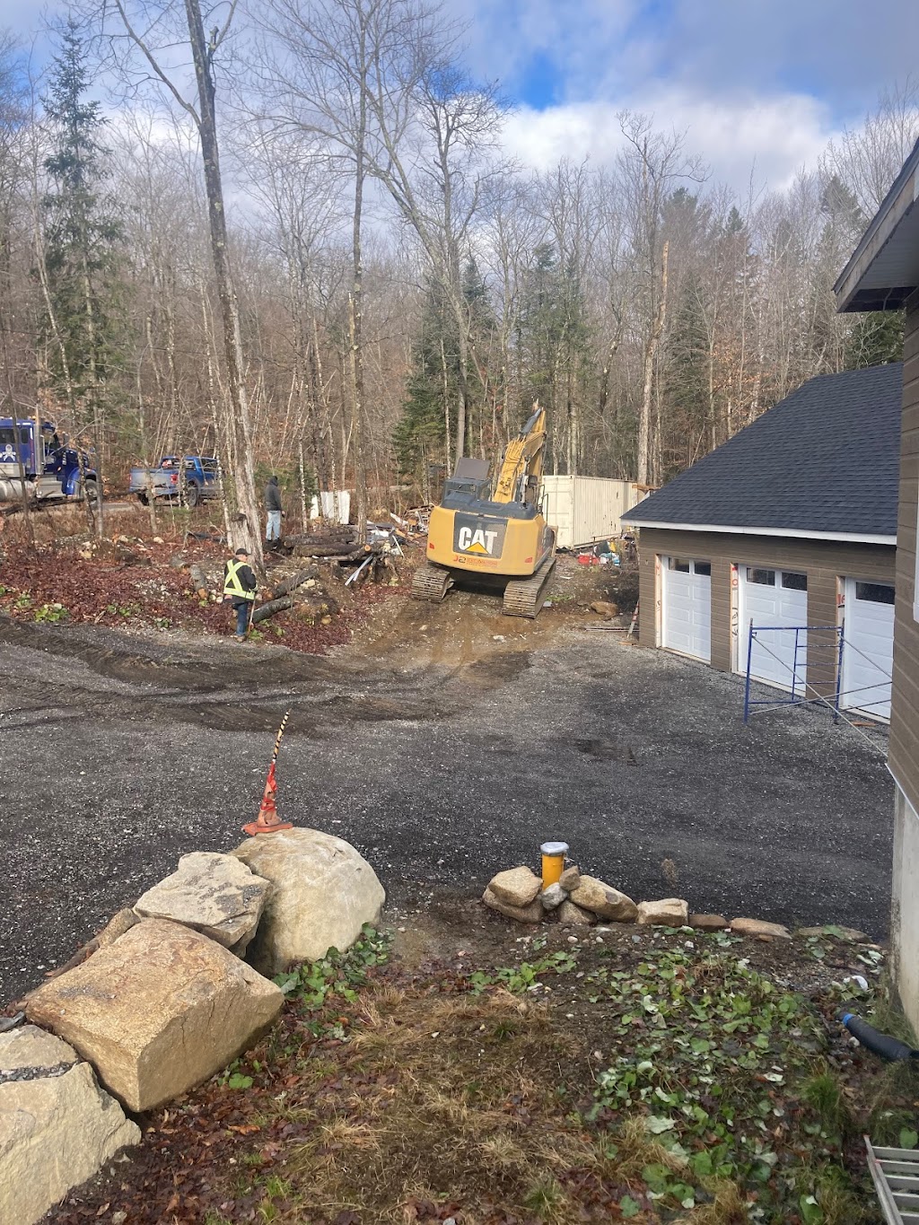 J2 excavation inc. | 690 Rue Vincent-Sicari, Sainte-Julienne, QC J0K 2T0, Canada | Phone: (514) 246-8112