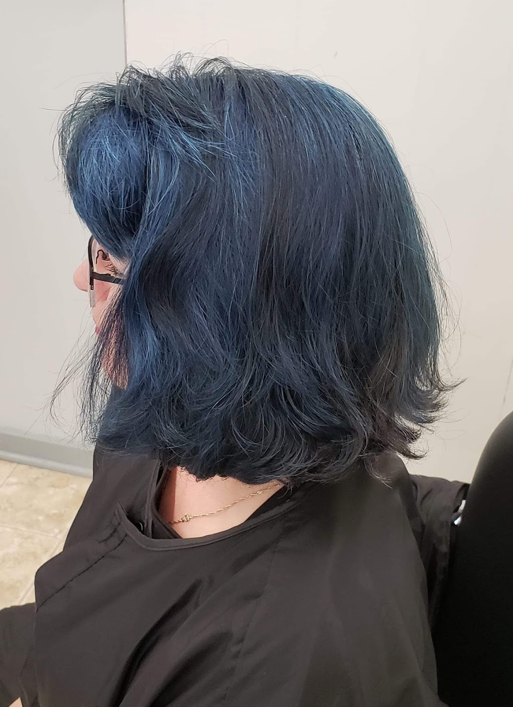 Chrissys Hairstyling & Apparel | 6 Lakeshore Dr, Temagami, ON P0H 2H0, Canada | Phone: (705) 650-2004