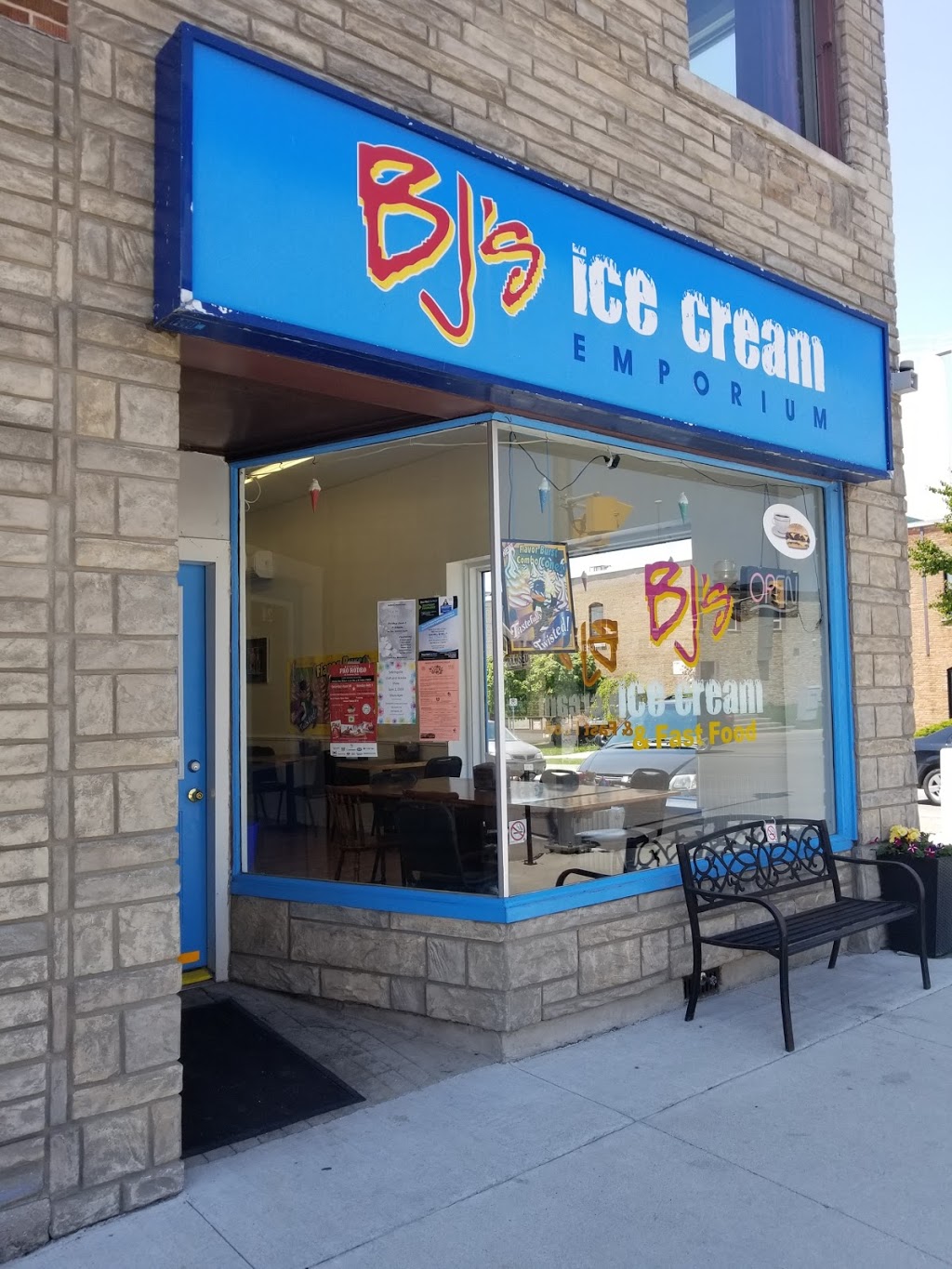 BJs Dairy Bar & Eatery | 24 Ontario Rd, Mitchell, ON N0K 1N0, Canada | Phone: (519) 348-4440