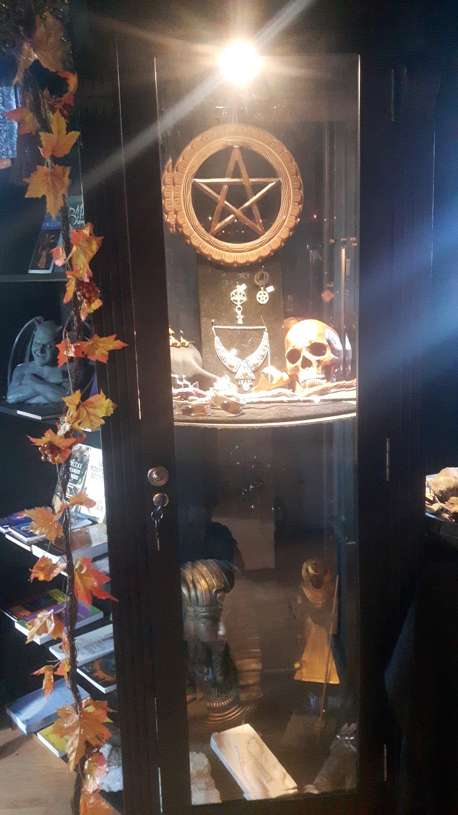 Boutique ésotérique Arcana Cabana | 14 Rue Montplaisir, Trois-Rivières, QC G8T 2Y3, Canada | Phone: (819) 995-4070