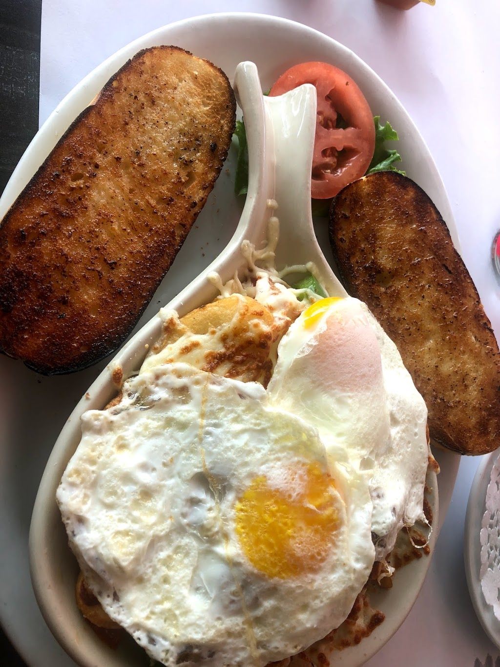 Restaurant Maman Fournier | 830 Boulevard Thibeau, Trois-Rivières, QC G8T 7A6, Canada | Phone: (819) 376-6664
