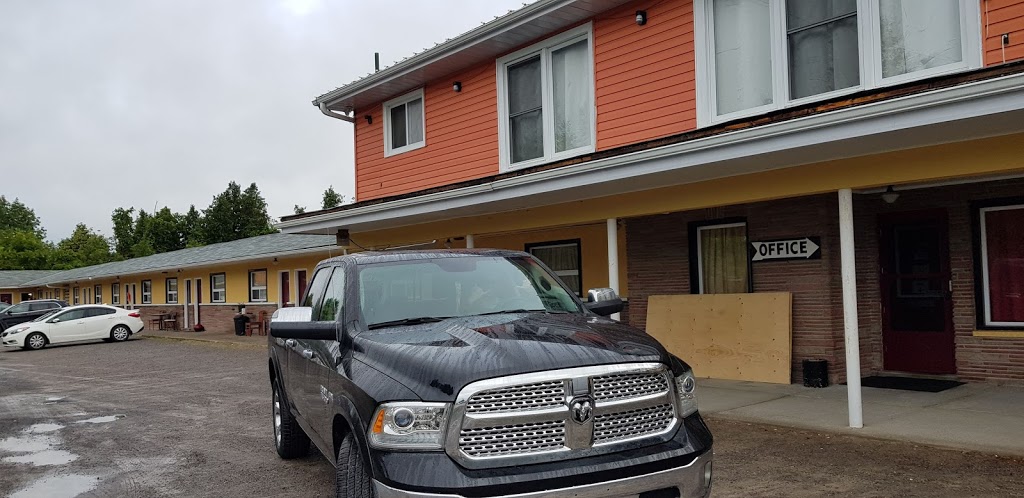 Knights Inn Cobourg | 2215 Division St N, Cobourg, ON K9A 4J9, Canada | Phone: (905) 372-2158