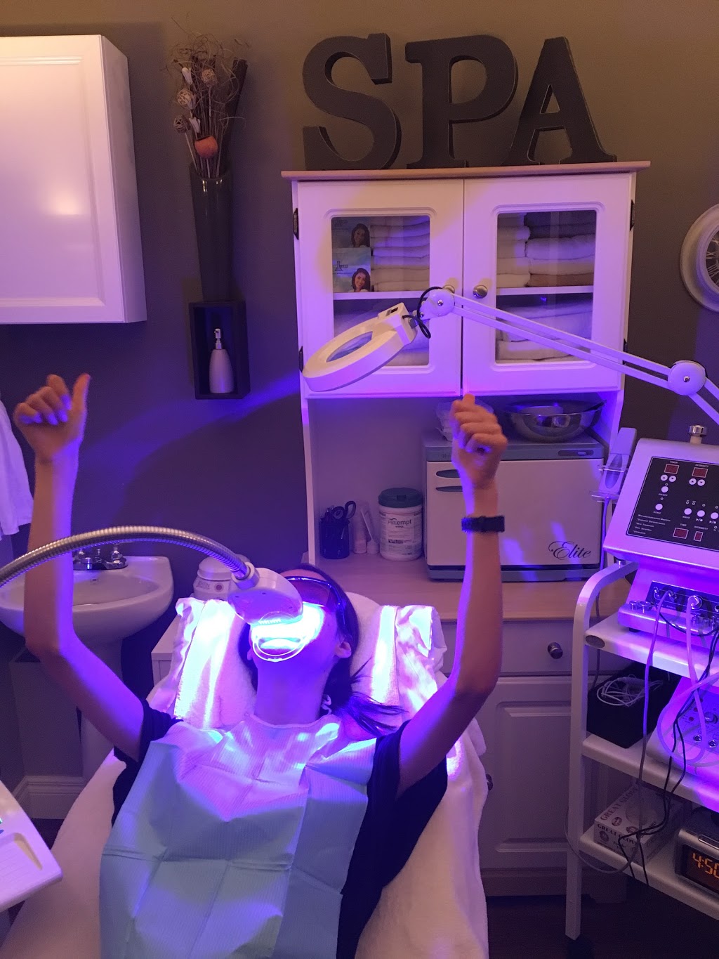 Born Beautiful Laser Clinic & Medi Spa | 21 Crowfoot Rise NW, Calgary, AB T3G 4P5, Canada | Phone: (403) 719-9900