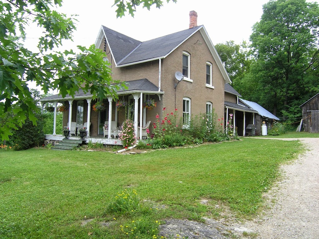 Longlane Farm Bed & Breakfast | 483078 Colpoys Range Rd, Wiarton, ON N0H 2T0, Canada | Phone: (519) 534-3901