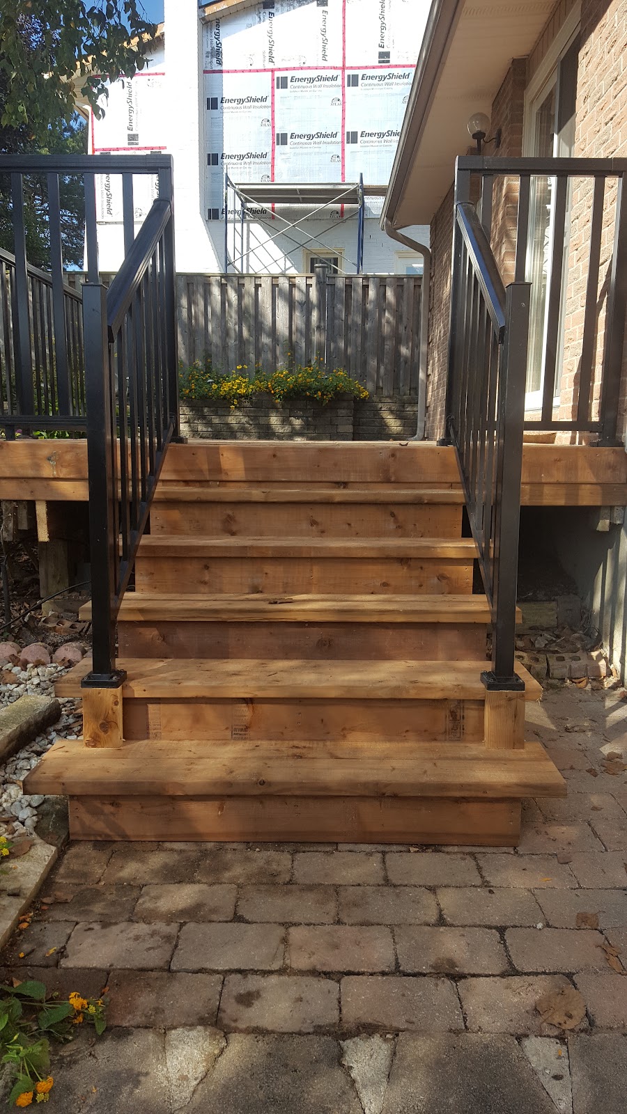 London Fence & Deck | 1120 Pond View Rd, London, ON N5Z 4K4, Canada | Phone: (519) 777-4049