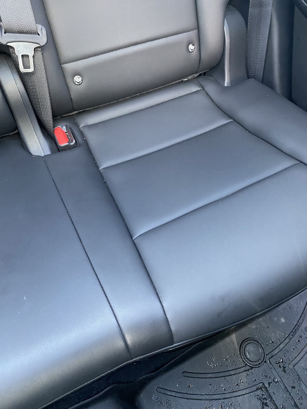 Lave Auto Aqua | 355 Bd du Curé-Labelle, Sainte-Rose, QC H7L 3A3, Canada | Phone: (450) 628-9444