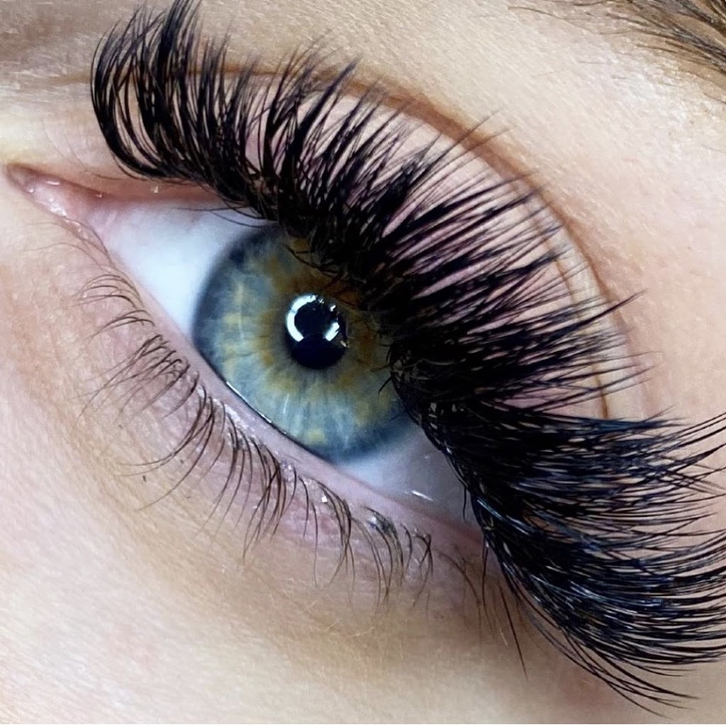Mermaid Minks Lashes | 965 Dundas St W Unit 202 Unit 202, Whitby, ON L1P 1G8, Canada | Phone: (416) 823-3347