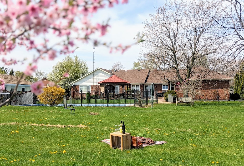 The Bloom Suite | 175 Wall Rd, Niagara-on-the-Lake, ON L0S 1J0, Canada | Phone: (905) 329-7128