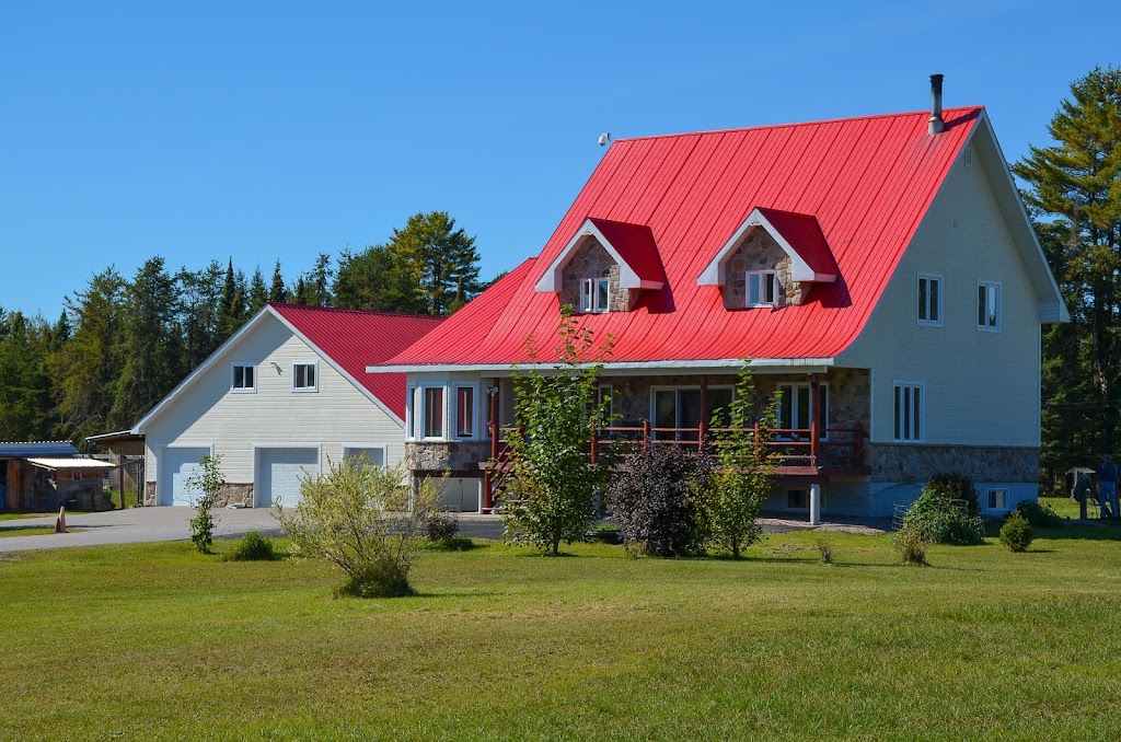 paradisauquebec.com | 100 Chem. de la Rivière Rouge, LAscension, QC J0T 1W0, Canada | Phone: (819) 275-2228