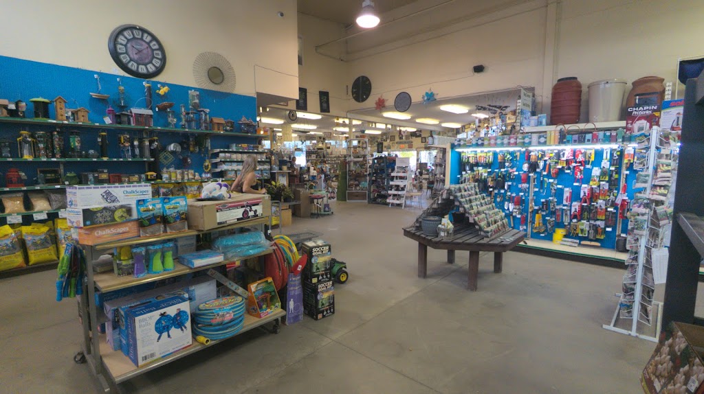 Top Crop Garden Farm & Pet | 2101 Cranbrook St N, Cranbrook, BC V1C 5M6, Canada | Phone: (250) 489-4555