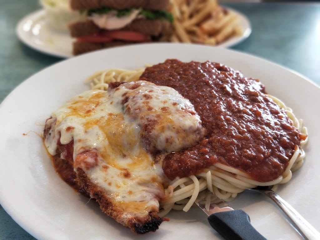 Malibu Restaurant East | 1622 Dundas St, London, ON N5W 3C4, Canada | Phone: (519) 453-0301