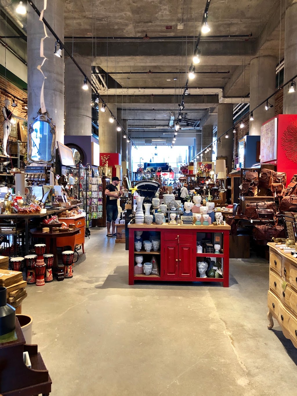 GW General by Biltmore Furniture | 43 Tank House Lane, Toronto, ON M5A 3C4, Canada | Phone: (416) 360-7632