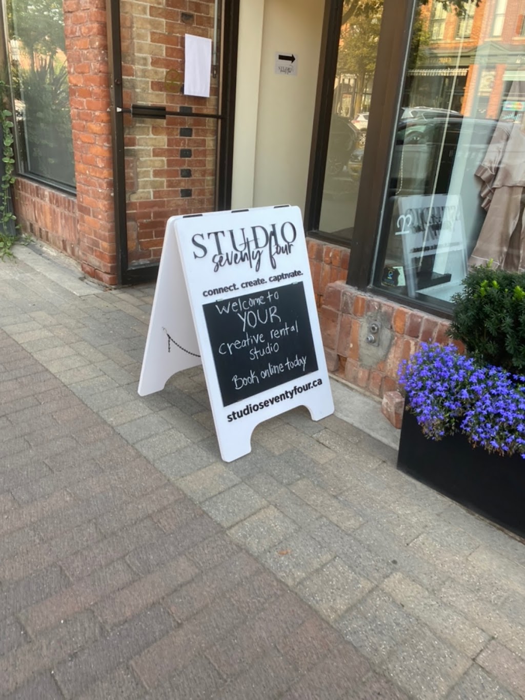 Studio Seventy Four | 49 Huron St, Collingwood, ON L9Y 1C5, Canada | Phone: (416) 453-2489