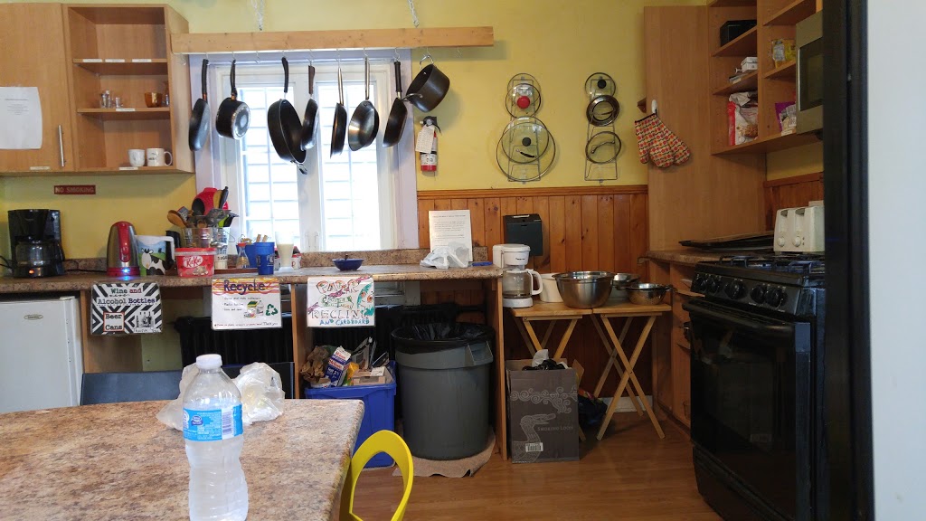Ottawa Backpackers Inn | 203 York St, Ottawa, ON K1N 5T7, Canada | Phone: (613) 241-3402