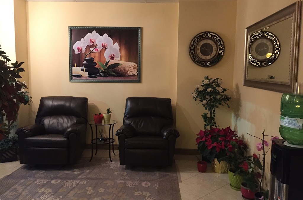 sunny foot spa Mississaga | 4-1900 Dundas St E, Mississauga, ON L4X 2Z4, Canada | Phone: (905) 232-8689