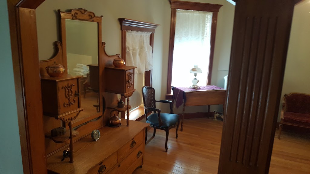 Banbury House Inn Ltd | 104 Front St, Wolseley, SK S0G 5H0, Canada | Phone: (306) 698-2333