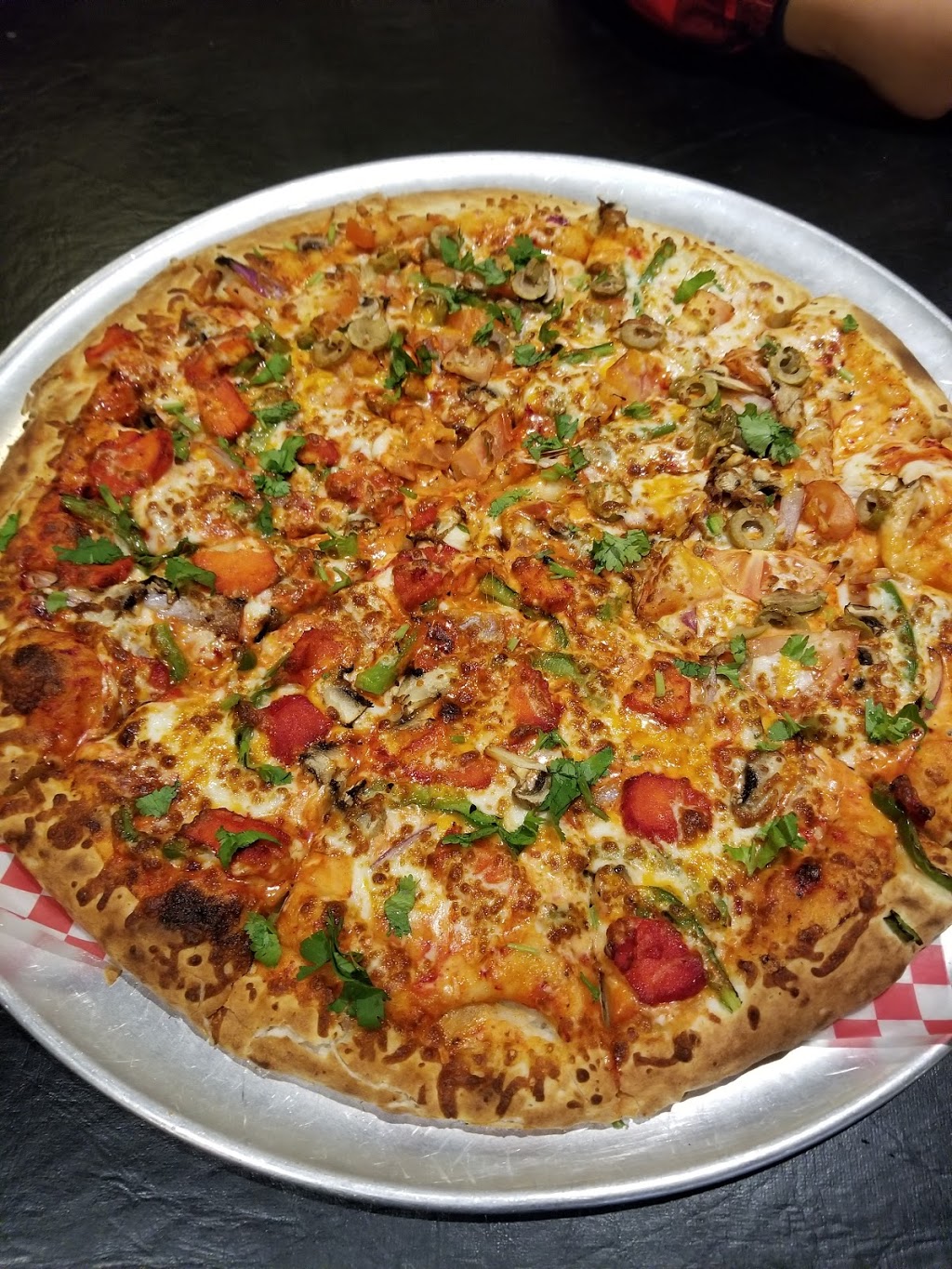 Wingz N Thingz Pizza | 5703 Ferry St, Niagara Falls, ON L2G 1S5, Canada | Phone: (905) 353-9464