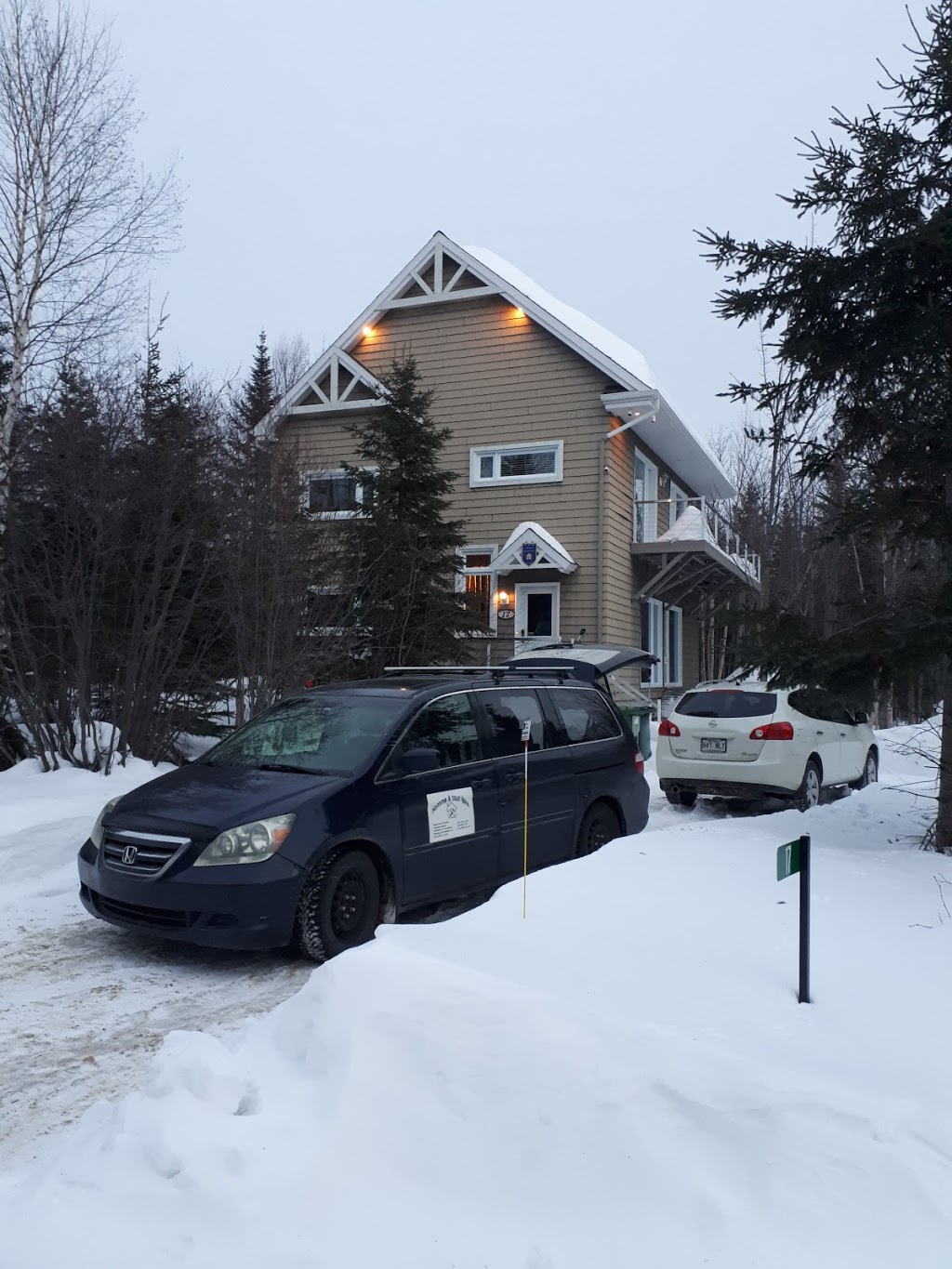 Chalet Néo-Rustique | Chemin Marthe-B.-Hogues, Petite-Rivière-Saint-François, QC G0A 2L0, Canada