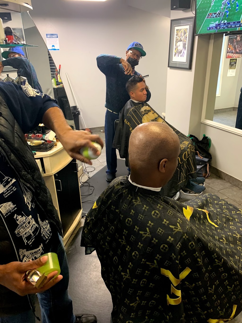 Frontline Unisex Hair Design | 53 Young St, Hamilton, ON L8N 1V1, Canada | Phone: (905) 527-1886